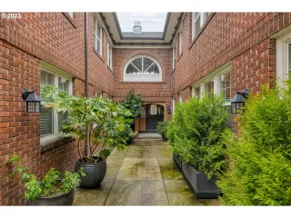 Photo #3: 23092227 Listing