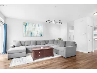 Photo #4: 23092528 Listing 
