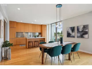 Photo #3: 23094251 Listing