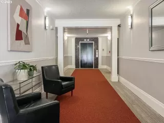 Photo #4: 23095027 Listing 