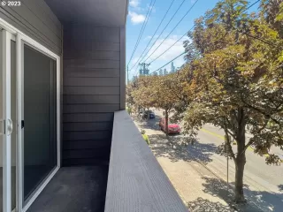 Photo #5: 23095027 Listing 