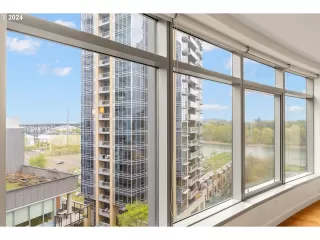 Photo #6: 23095629 Listing