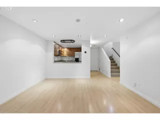 Photo #5: 230964966 Listing