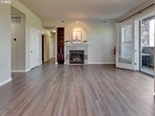 Photo #6: 23097247 Listing