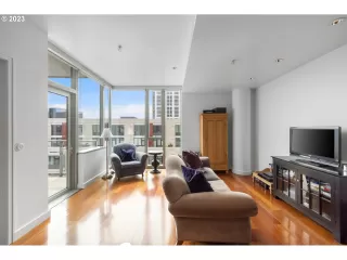 Photo #2: 23097309 Listing 