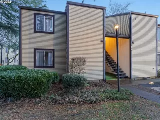 Photo #2: 23097316 Listing