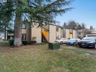 Photo #3: 23097316 Listing