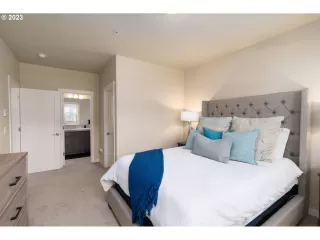 Photo #3: 23099224 Listing