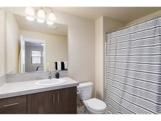 Photo #4: 23099224 Listing