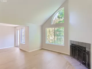 Photo #5: 23099728 Listing 