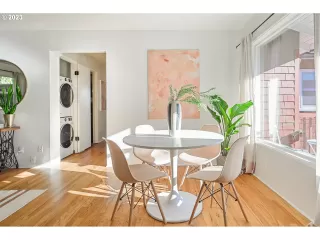 Photo #2: 23100233 Listing