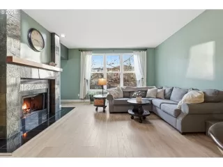 Photo #5: 231003159 Listing