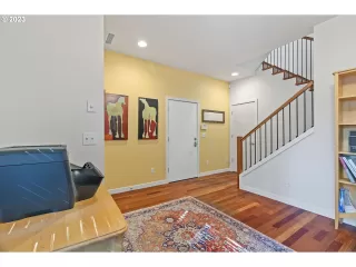 Photo #2: 23100439 Listing 
