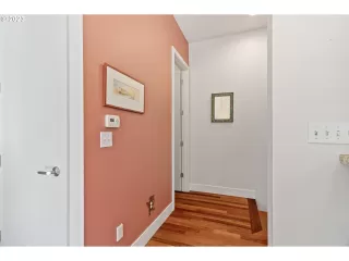 Photo #4: 23100439 Listing 