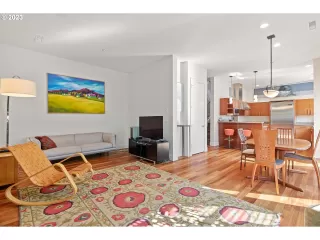 Photo #6: 23100439 Listing 