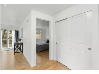 Photo #5: 23100987 Listing 