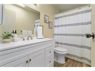 Photo #2: 23102072 Listing