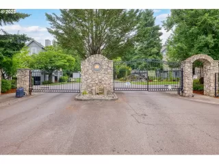 Photo #2: 23102492 Listing