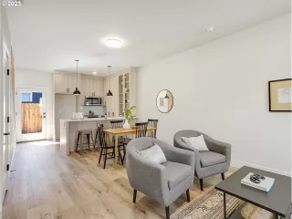 Photo #2: 23102497 Listing