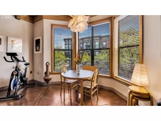 Photo #5: 23102592 Listing 