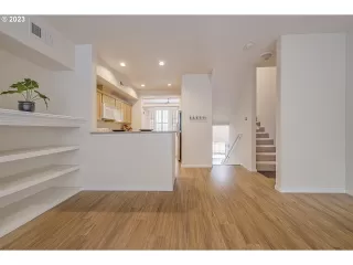 Photo #2: 23102954 Listing 