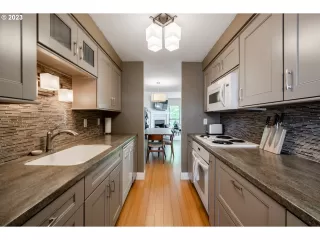 Photo #1: 23103031 Listing