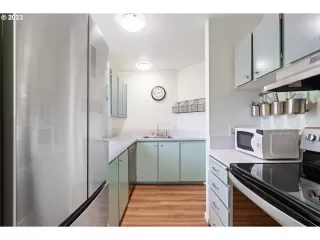 Photo #3: 23103615 Listing 