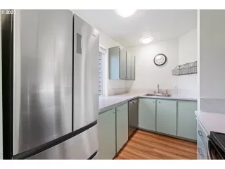 Photo #4: 23103615 Listing 