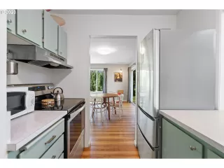 Photo #6: 23103615 Listing 