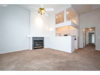 Photo #6: 23104122 Listing