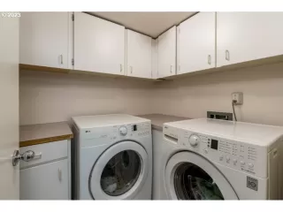 Photo #2: 23104285 Listing