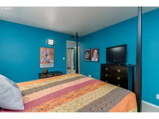 Photo #5: 23104285 Listing