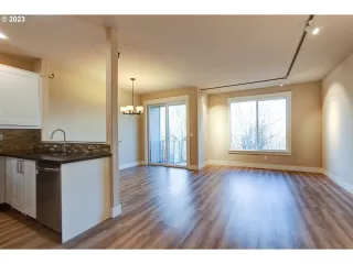 Photo #6: 23104574 Listing