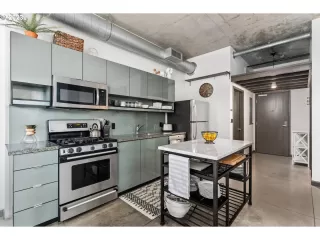 Photo #6: 23105718 Listing