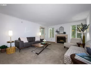 Photo #4: 23106262 Listing