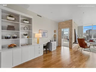 Photo #3: 23107296 Listing