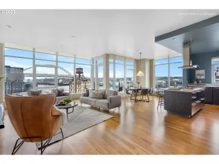 Photo #5: 23107296 Listing