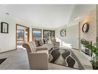 Photo #3: 231075422 Listing 