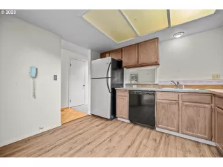 Photo #3: 23109945 Listing 