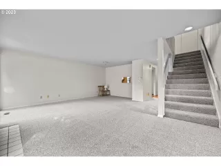 Photo #5: 23109945 Listing 