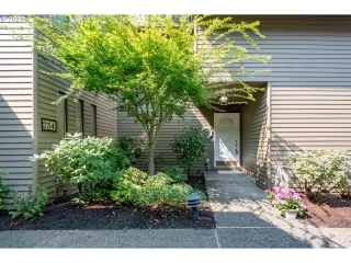 Photo #4: 23110621 Listing