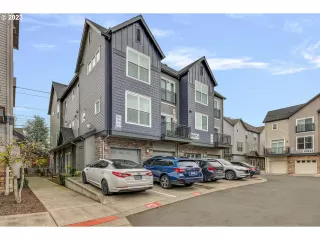 Photo #3: 23110930 Listing