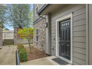 Photo #4: 23110930 Listing