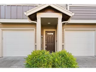 Photo #5: 23111697 Listing