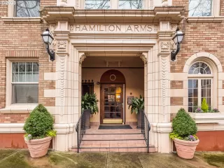 Photo #3: 23111752 Listing