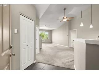 Photo #2: 23112056 Listing