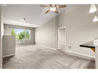 Photo #3: 23112056 Listing