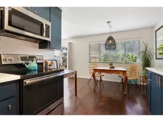 Photo #3: 23112526 Listing