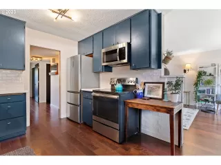 Photo #6: 23112526 Listing