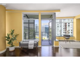 Photo #4: 23112642 Listing